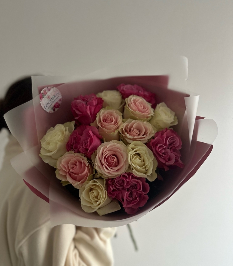 Букет из 15 роз Pink+White "Эквадор" 60-70см Premium с оформлением