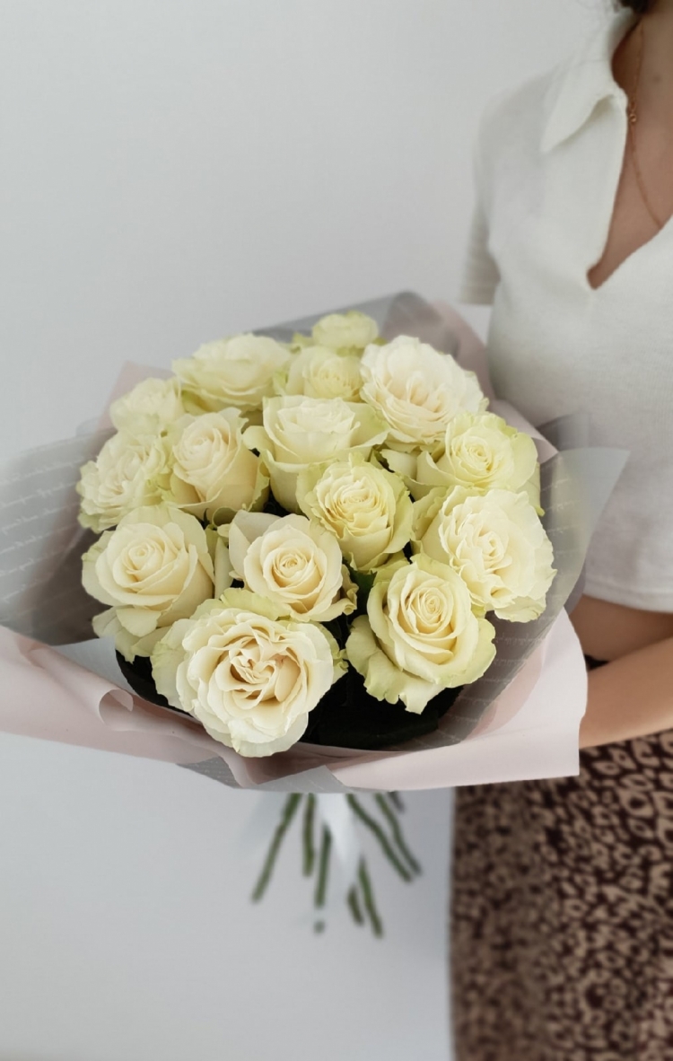 Букет из 15 белых роз (Эквадор) 60-70см Premium
