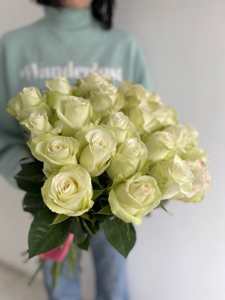 Букет из 25 белых роз Mondial (Эквадор) 60-70см Premium