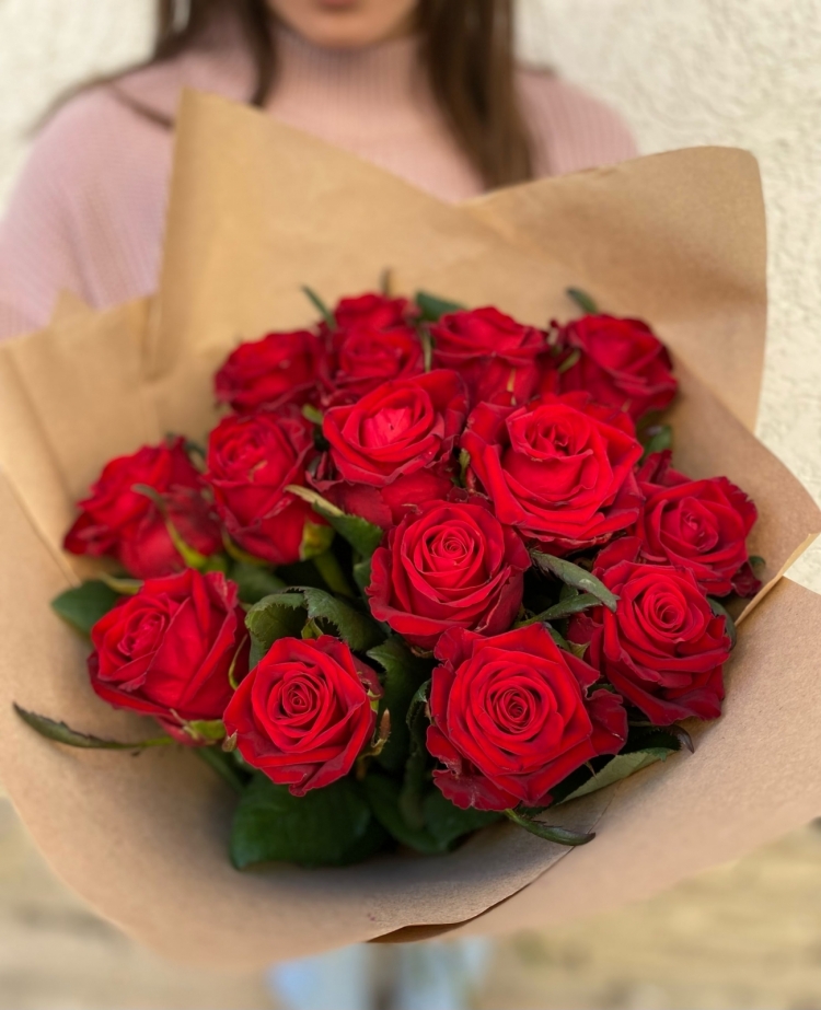 Букет из 15 красных российских роз