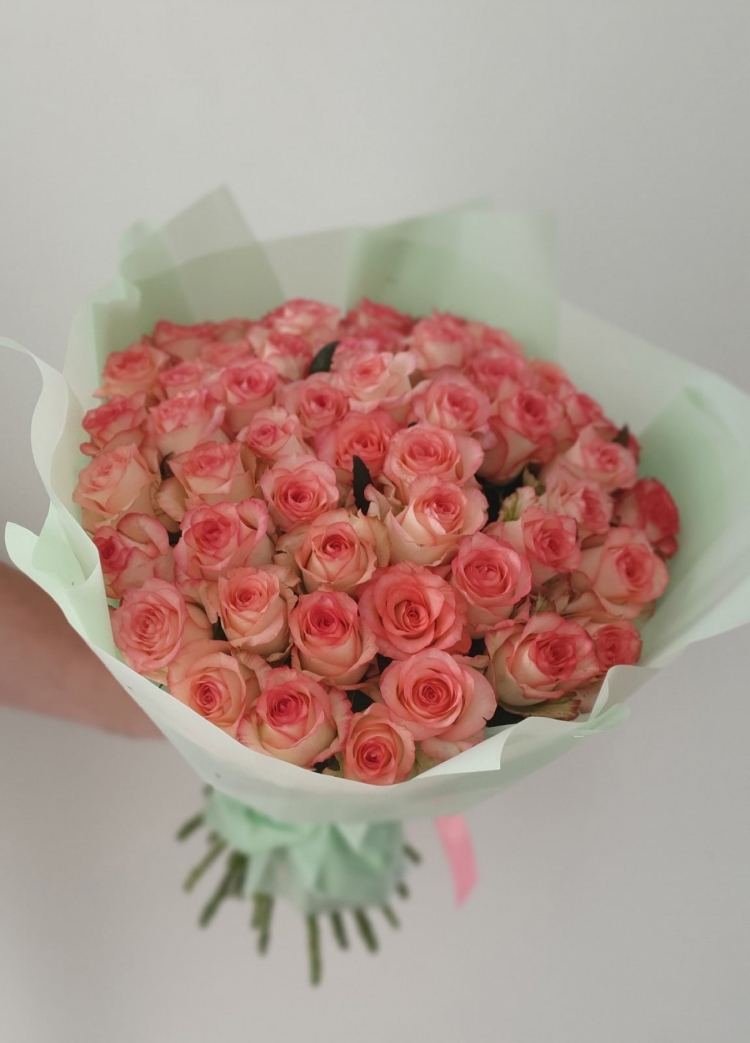Букет из 51 розы сорт Jumilia 60-70см c оформлением