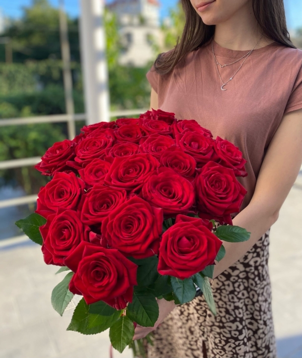 Букет из 25 красных роз Россия