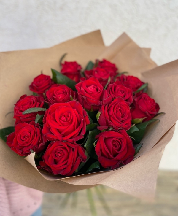 Букет из 15 красных российских роз